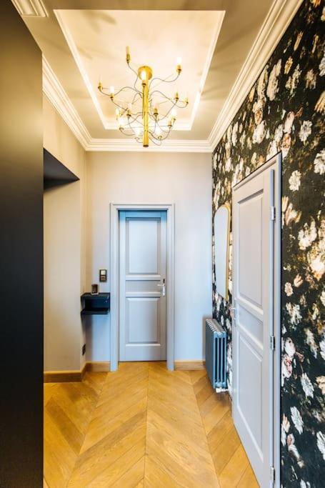 Apartment Luxury Andrassy 2 Bedroom *