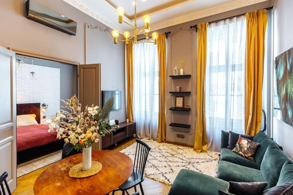 Apartment Luxury Andrassy 2 Bedroom