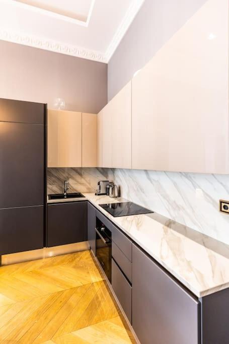 Apartment Luxury Andrassy 2 Bedroom